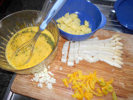 Frittata met asperges, paprika, aardappelen en feta 2