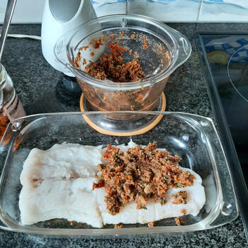 Kabeljauwfilet in de oven met zongedroogde tomatenkorst 3