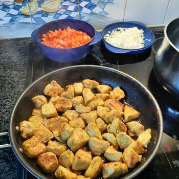 Macaroni met kipfilet, mascarpone, rode pesto en groentjes 2