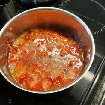 Pasta met saus van kikkererwten, tomaat en paprika 5