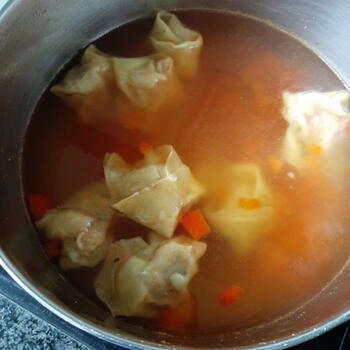 Wontons met gehakt en chilisaus 9